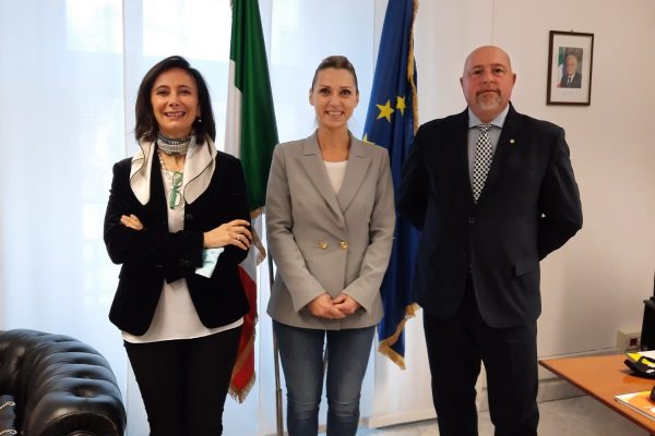 Caterina Pilo, Direttore Generale AIC e GIuseppe Di Fabio, Presidente AIC incontrano la Sottosegretario allo sport Valentina Vezzali